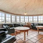 Thatched House With Pool By The Sea - Sj690 Semesterbostad