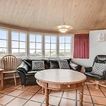 Semesterbostad Thatched House With Pool By The Sea - Sj690
