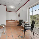 Thatched House With Pool By The Sea - Sj690 * Harboør