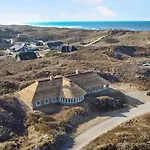 Thatched House With Pool By The Sea - Sj690 Harboør
