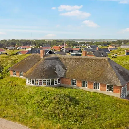Thatched House With Pool By The Sea - Sj690 Prázdninový dům