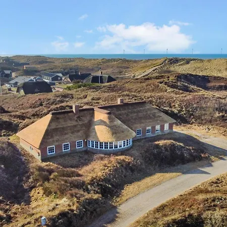 Thatched House With Pool By The Sea - Sj690 펜션 *