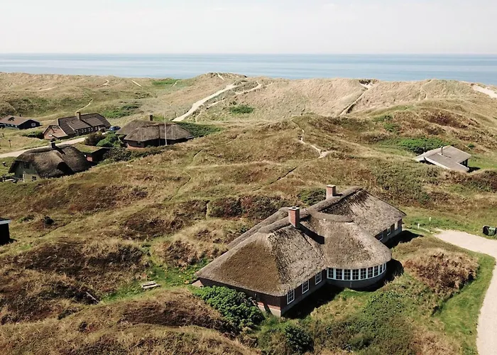 Thatched House With Pool By The Sea - Sj690 Prázdninový dům