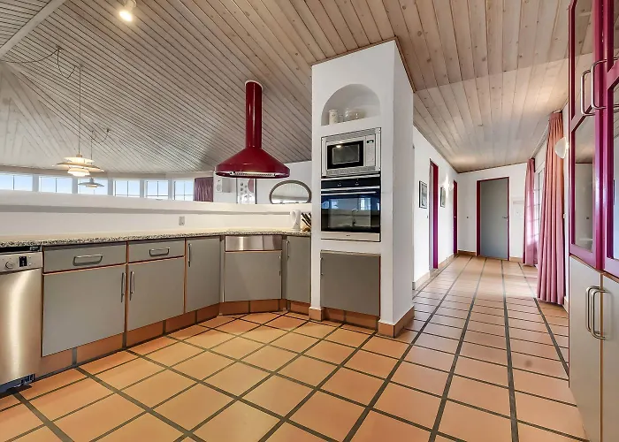 Thatched House With Pool By The Sea - Sj690 Prázdninový dům