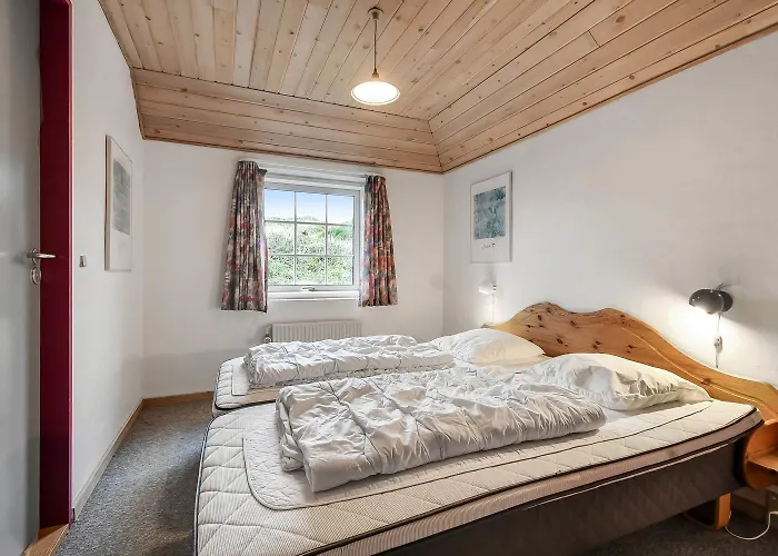 Thatched House With Pool By The Sea - Sj690