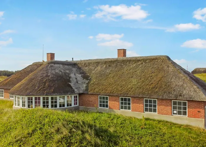 Thatched House With Pool By The Sea - Sj690 *