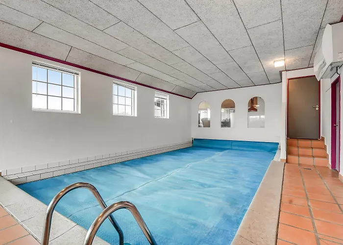 Thatched House With Pool By The Sea - Sj690 *