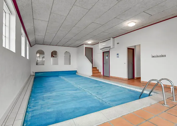 Thatched House With Pool By The Sea - Sj690 Harboør